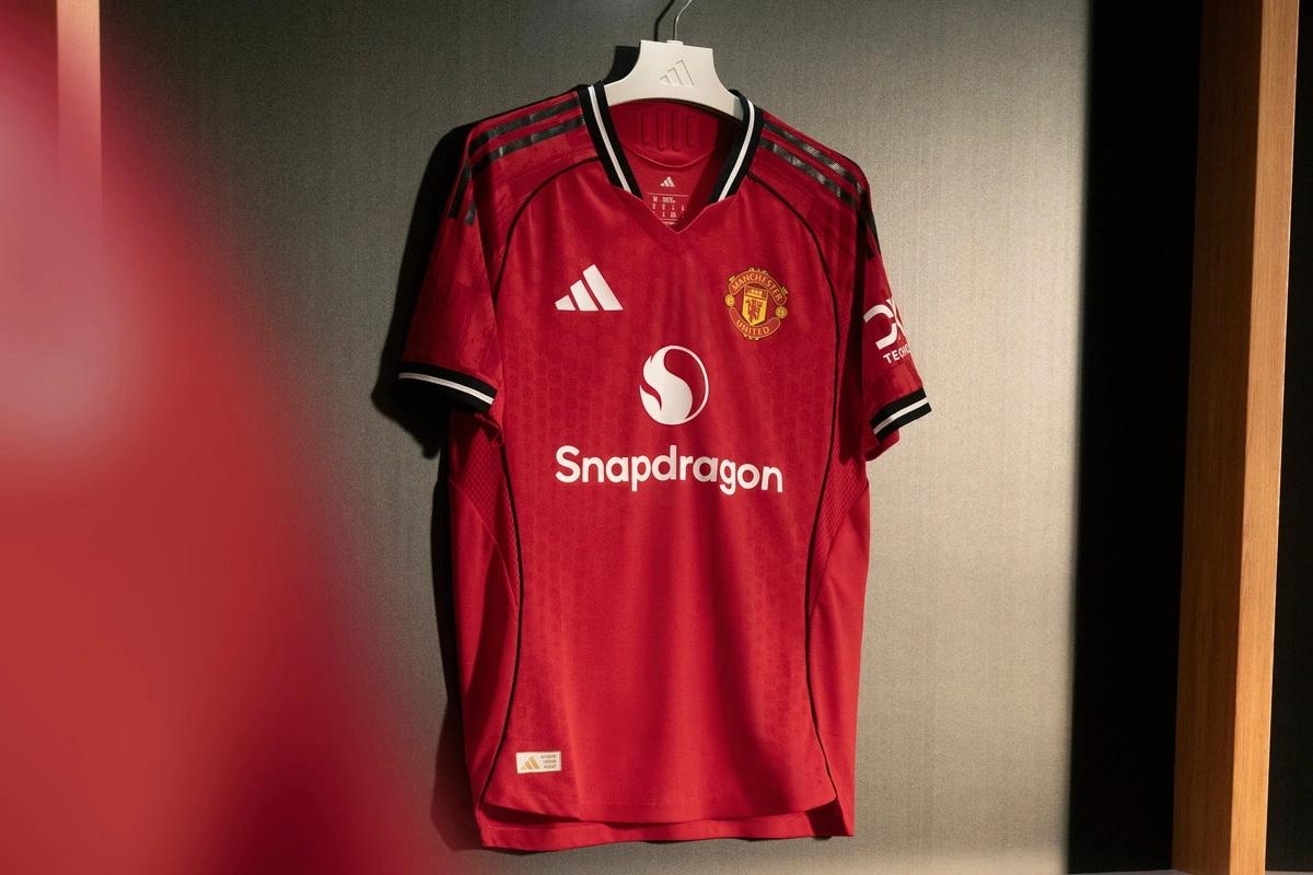 man utd 25/26 home kit