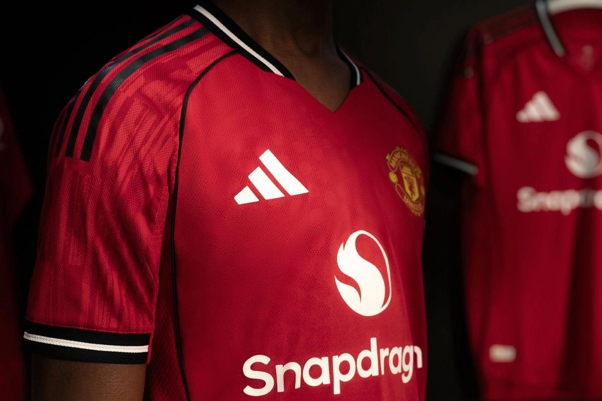 man utd home kit 25/26