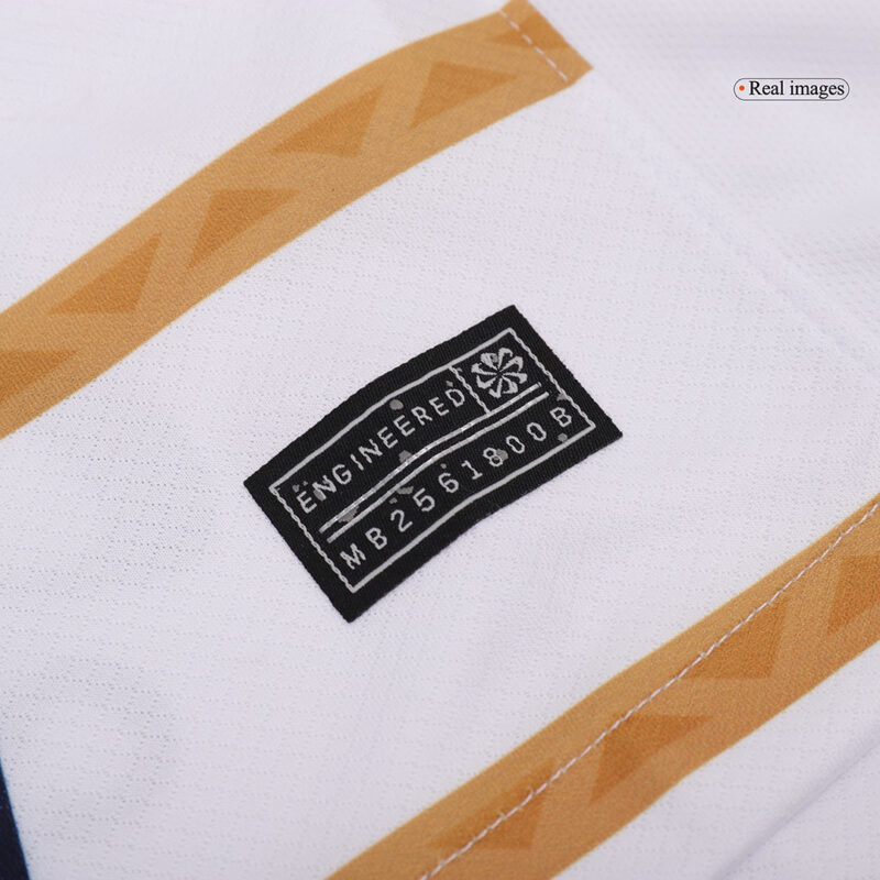 Pumas UNAM Home Soccer Jersey 2024/25