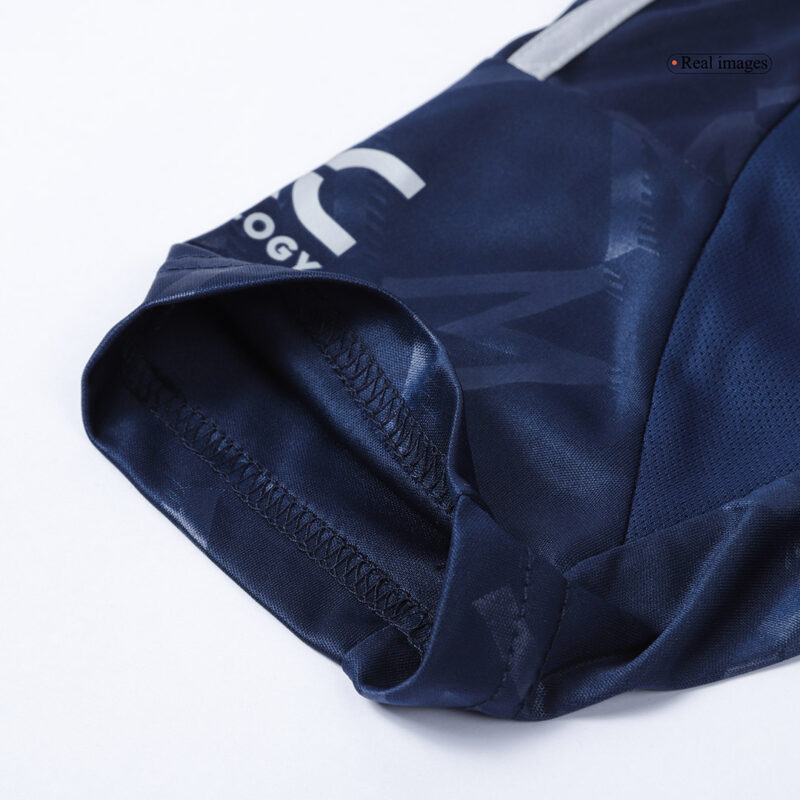 Kit de camisetas de fútbol para niños del Manchester United 2024/25