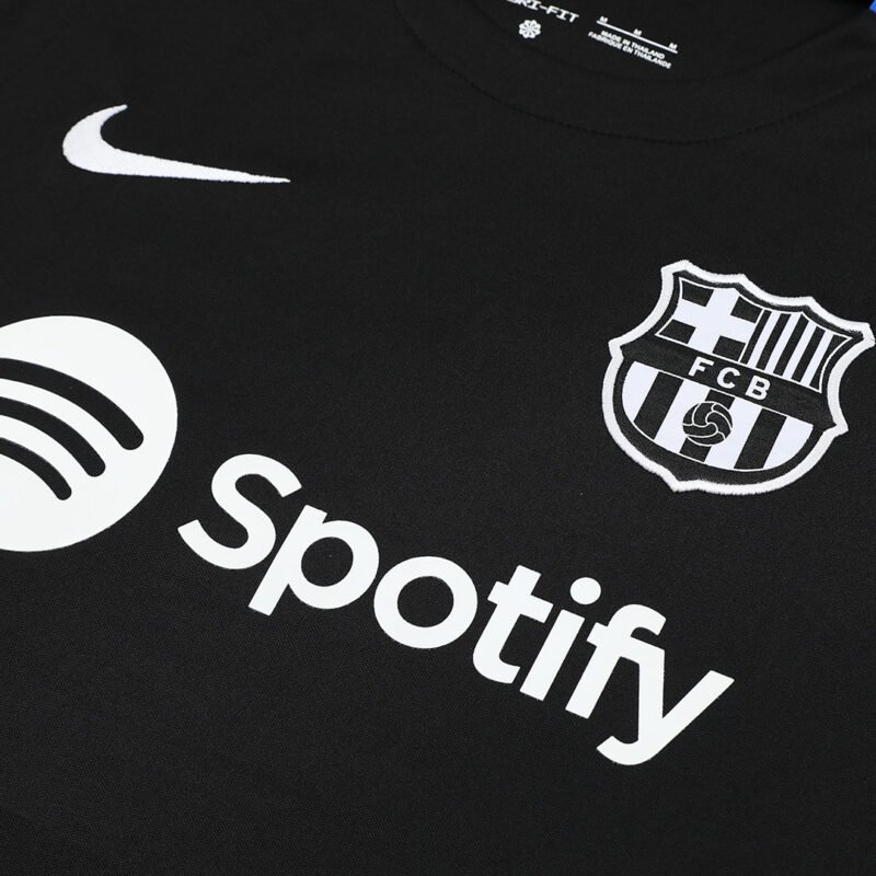 Kit de camisolas pré-jogo do Barcelona 2024/25
