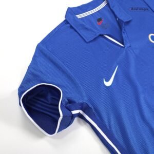 Vintage Soccer Jersey BAGGIO R. #18 Italy Home 1998