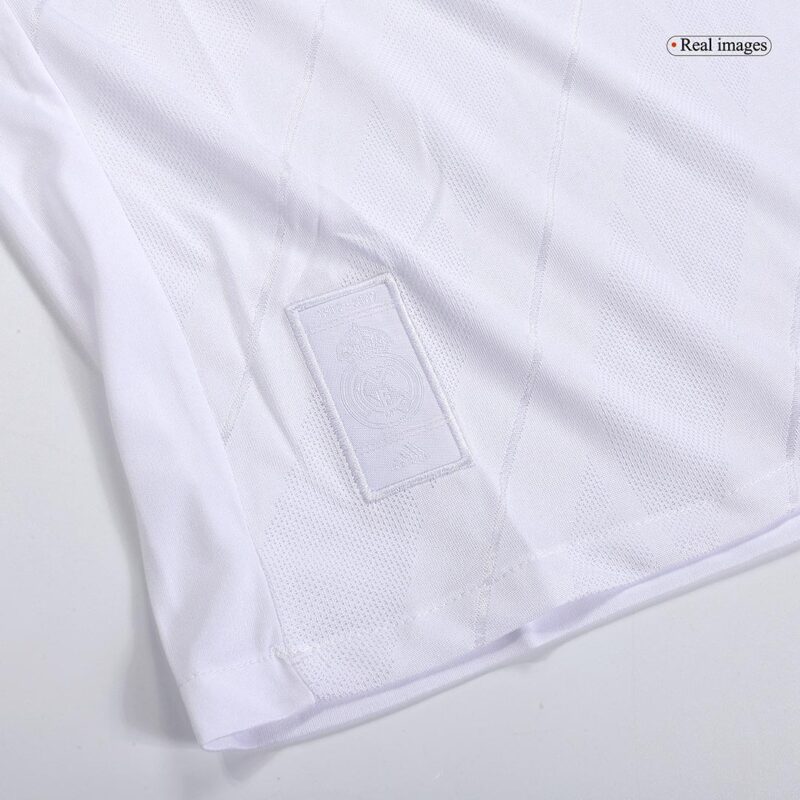 Vintage Soccer Jersey KROOS #8 Real Madrid Home 2017/18