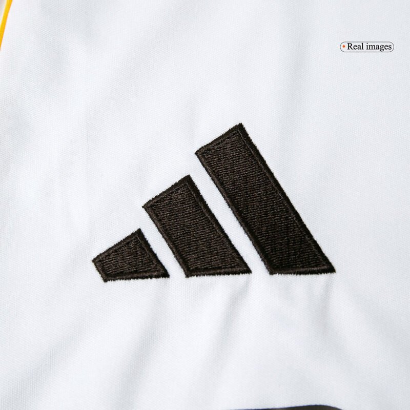 MBAPPÉ #10 Real Madrid Home Soccer Jersey 2025/26