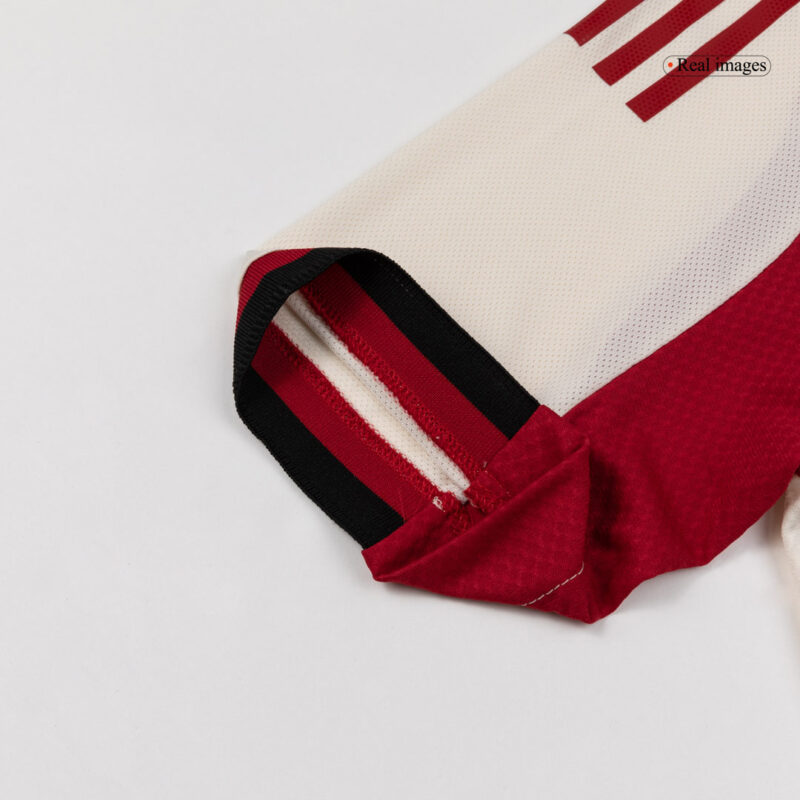 ISAK ##9 Liverpool Away Authentic Soccer Jersey 2025/26