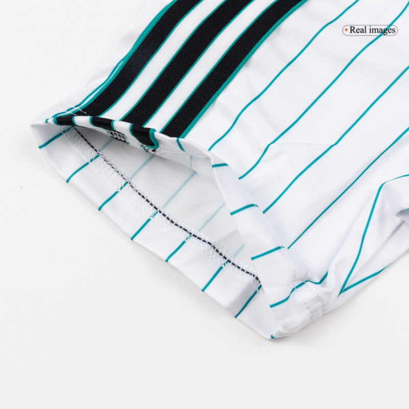 Liverpool Icon Soccer Jersey 2025/26